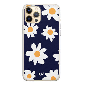 Casevibes iPhone 12 (Pro) hoesje siliconen - Sweet Daisies