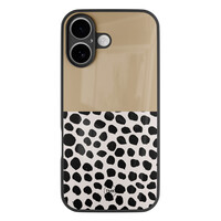 TMK iPhone 16 glazen hardcase - Brown dots abstract