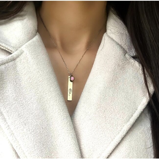 Verticale bar ketting met geboortebloem en geboortesteen
