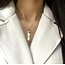 Verticale bar ketting met geboortebloem en geboortesteen