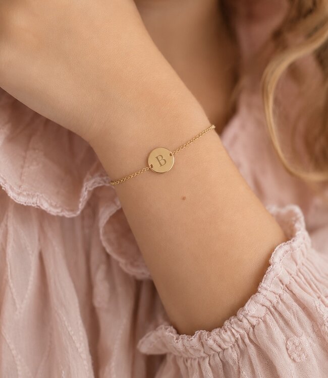 Kids | Mini coin armband met initiaal