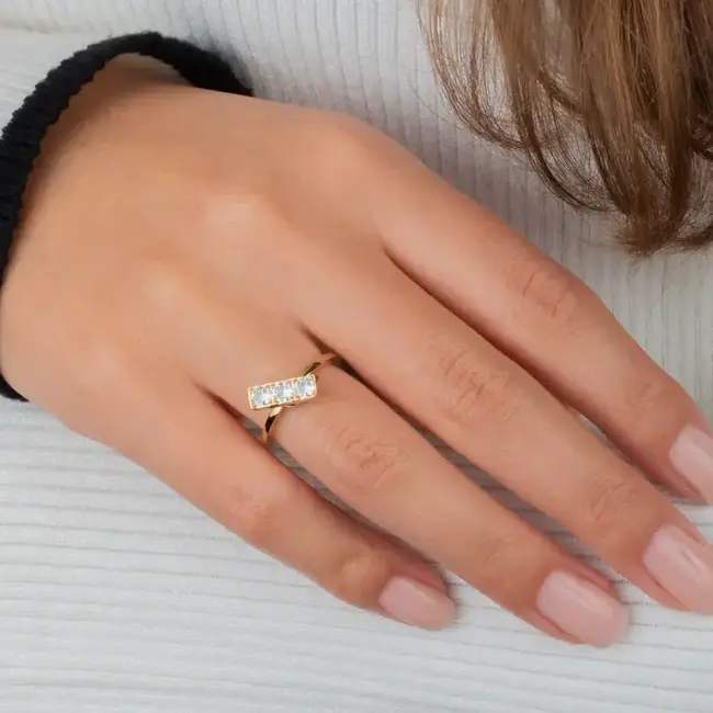 Melano Melano Twisted Triple CZ Steentje Goud