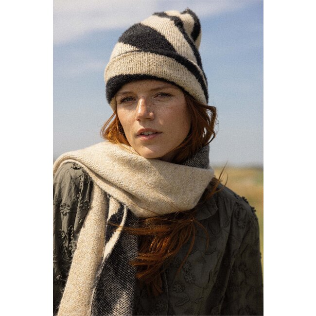 Zusss Zusss gebreide muts met zebra dessin dubbel