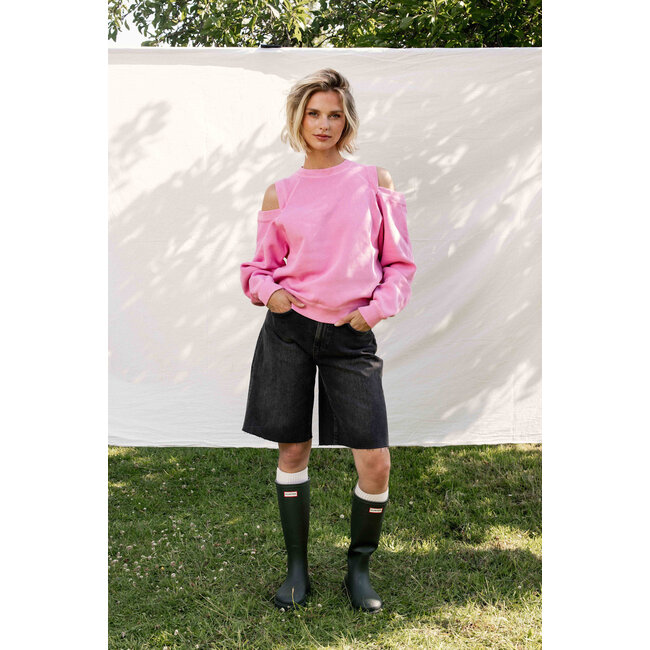 Catwalk Junkie Catwalk Junkie Sweater with cut out 859 Rosebloom