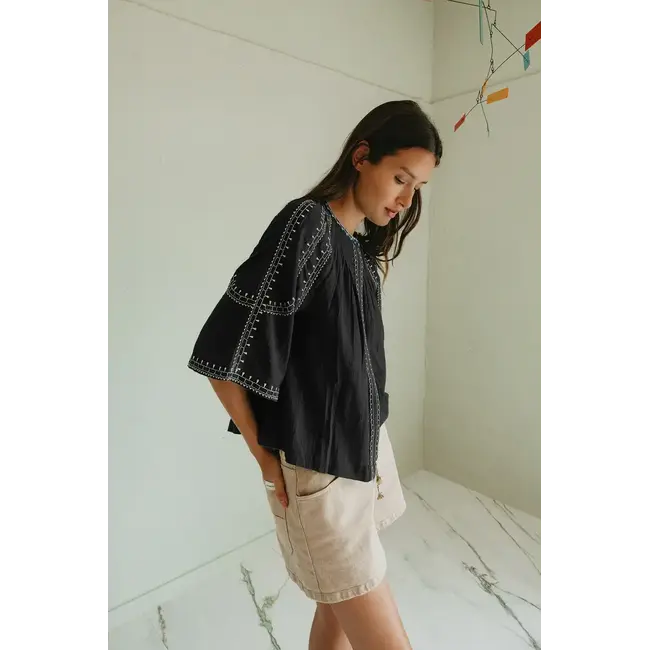 Indi&Cold INDI & COLD - BELL SLEEVE BLOUSE - BLACK