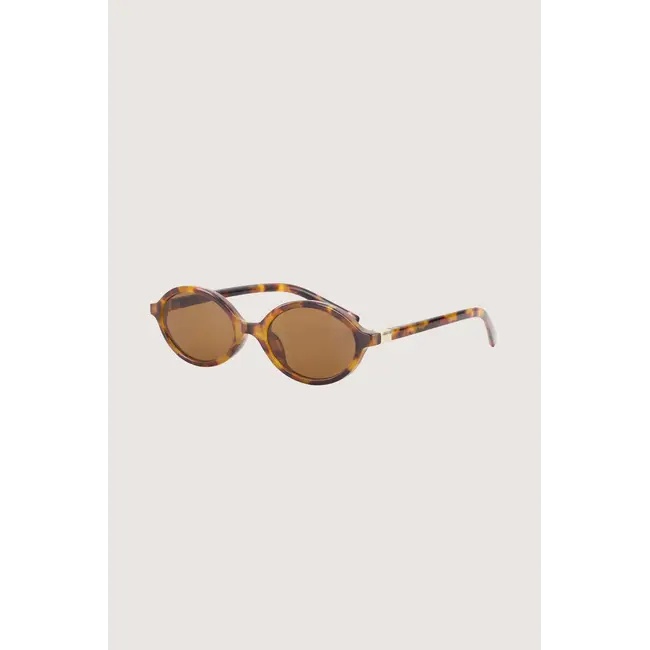 Zusss ZUSSS - ZONNEBRIL GEVLAMD CAT EYE INCL. BRILLENKOKER