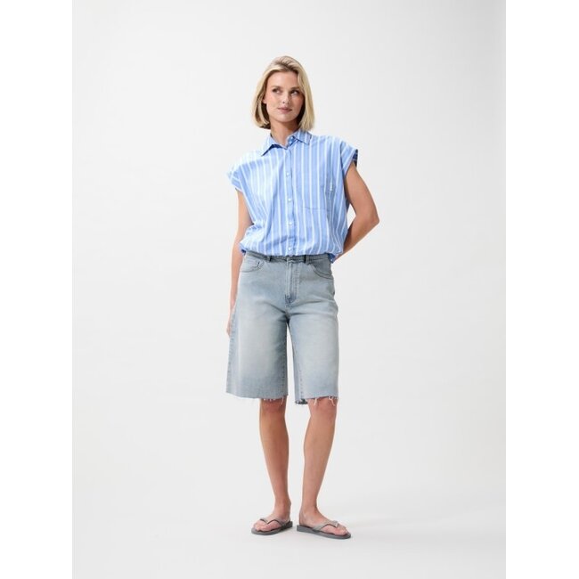 Catwalk Junkie CATWALK JUNKIE - SLEEVELESS TUCK IN BLOUSE - BRUNNERA BLUE