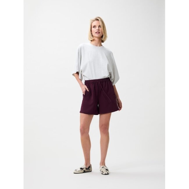 Catwalk Junkie CATWALK JUNKIE - TRACKSUIT SHORTS - WINETASTING