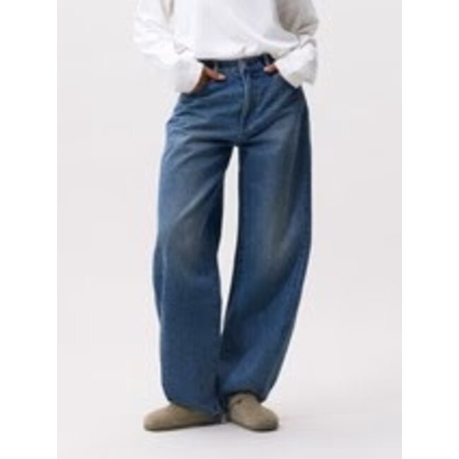Catwalk Junkie CATWALK JUNKIE - SUPER BARREL FIT JEANS - MEDIUM BLUE