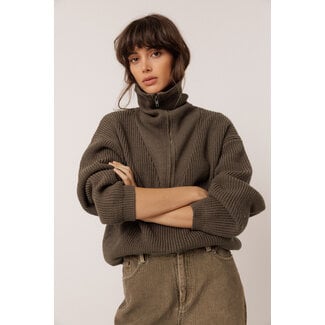 Indi&Cold INDI & COLD - ZIP SWEATER WITH MERINO - KHAKI