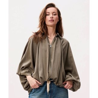 Catwalk Junkie CATWALK JUNKIE - DRAPED BLOUSE - BEETLE