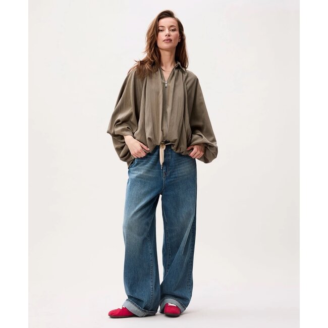 Catwalk Junkie CATWALK JUNKIE - DRAPED BLOUSE - BEETLE