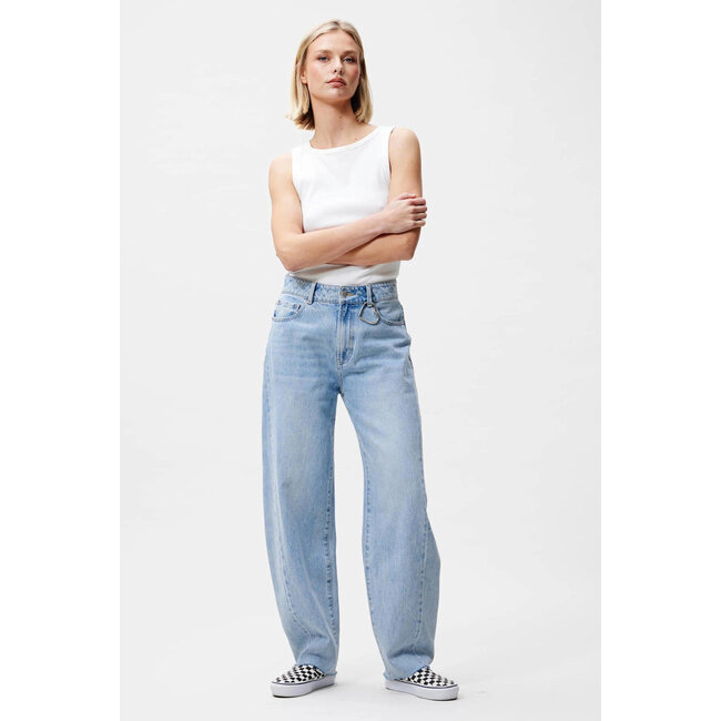 Catwalk Junkie CATWALK JUNKIE - SUPER BARREL FIT JEANS - BLUE