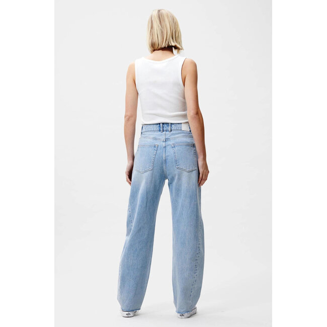 Catwalk Junkie CATWALK JUNKIE - SUPER BARREL FIT JEANS - BLUE