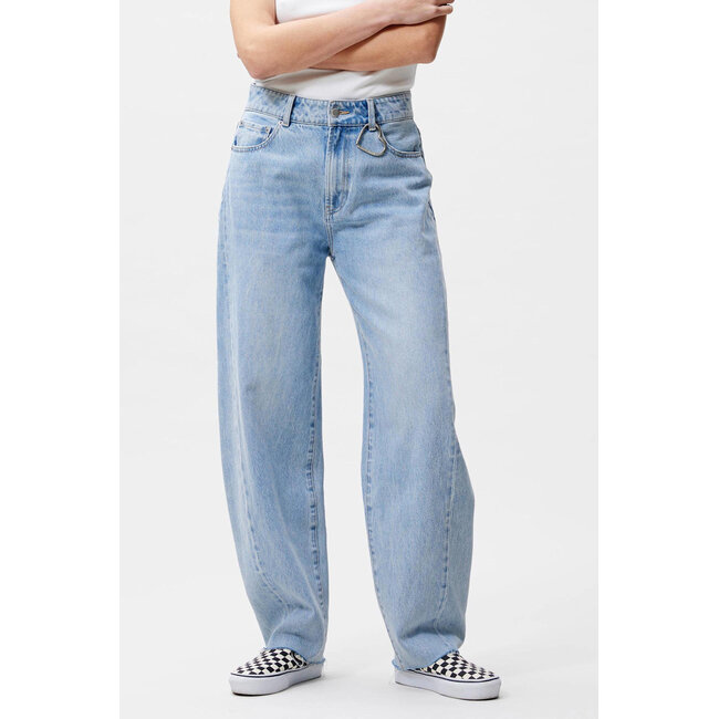 Catwalk Junkie CATWALK JUNKIE - SUPER BARREL FIT JEANS - BLUE