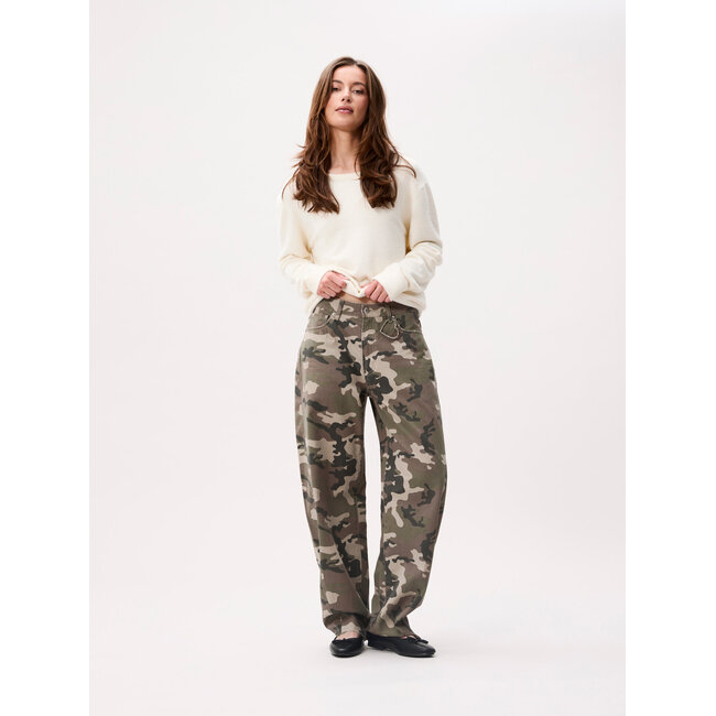 Catwalk Junkie CATWALK JUNKIE - SUPER BARREL FIT - CAMO JEANS - MOUNTAIN VIEW
