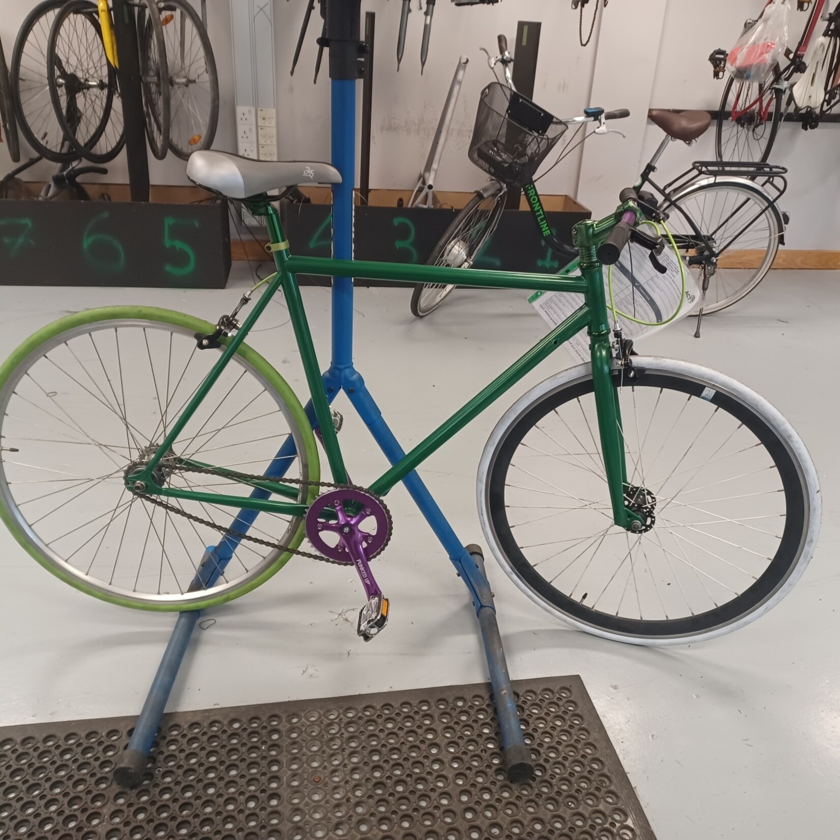 Frontline Frontline Bikes Men's Fixie Bicycle - green