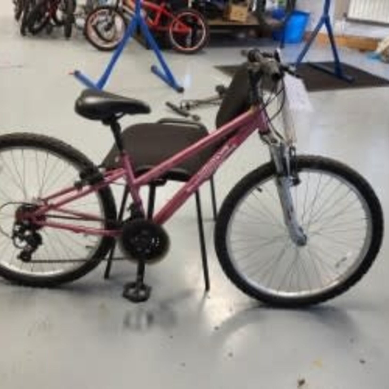 Apollo vivid 24 bike on sale