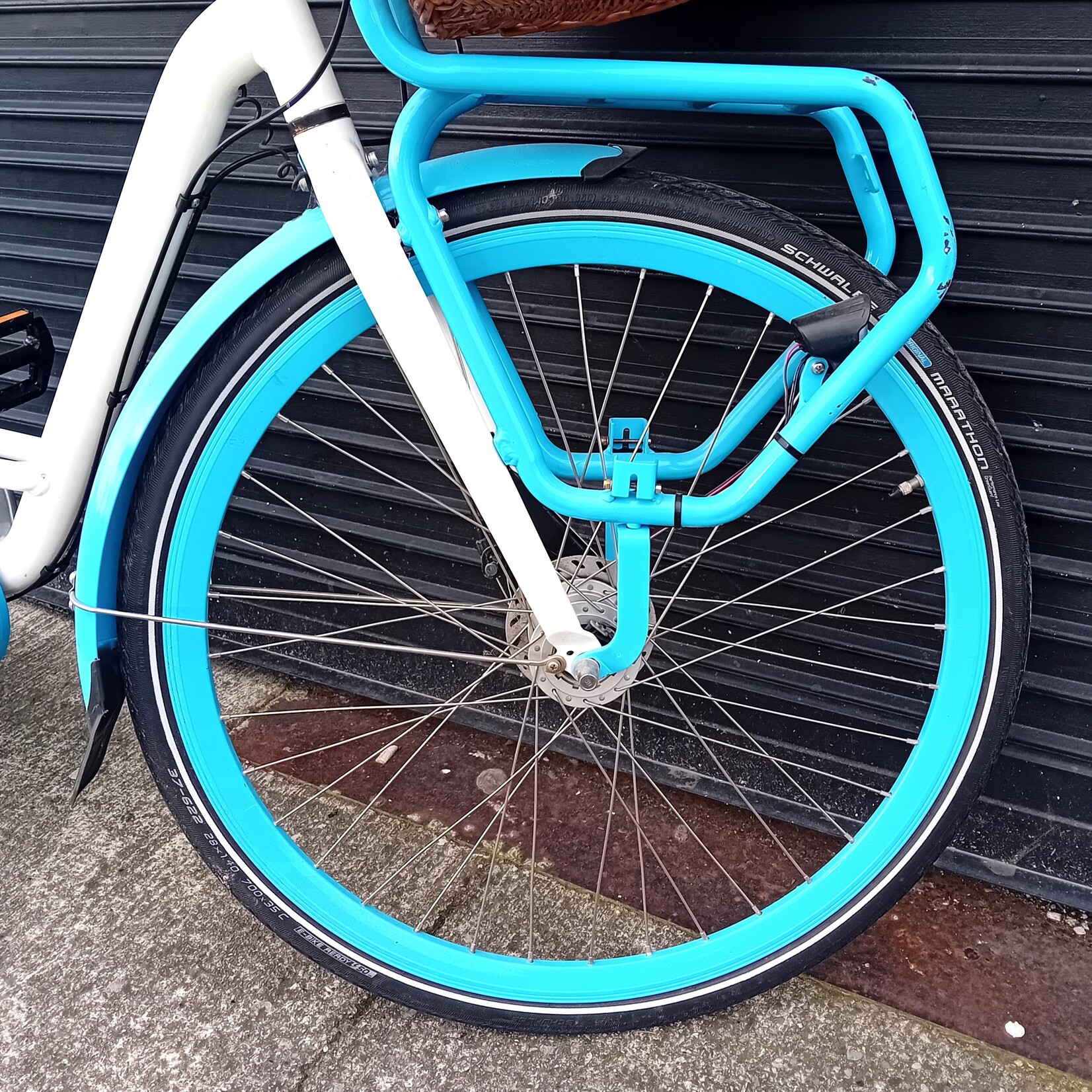 Dutch Style Dutch Style Bike - turquoise and white
