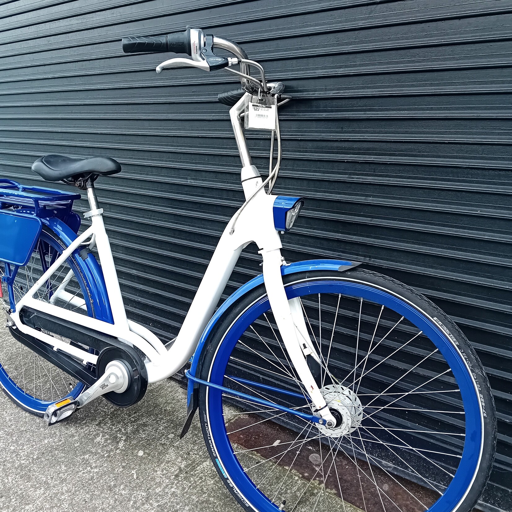 Dutch Style Dutch Style Bike - blue and white