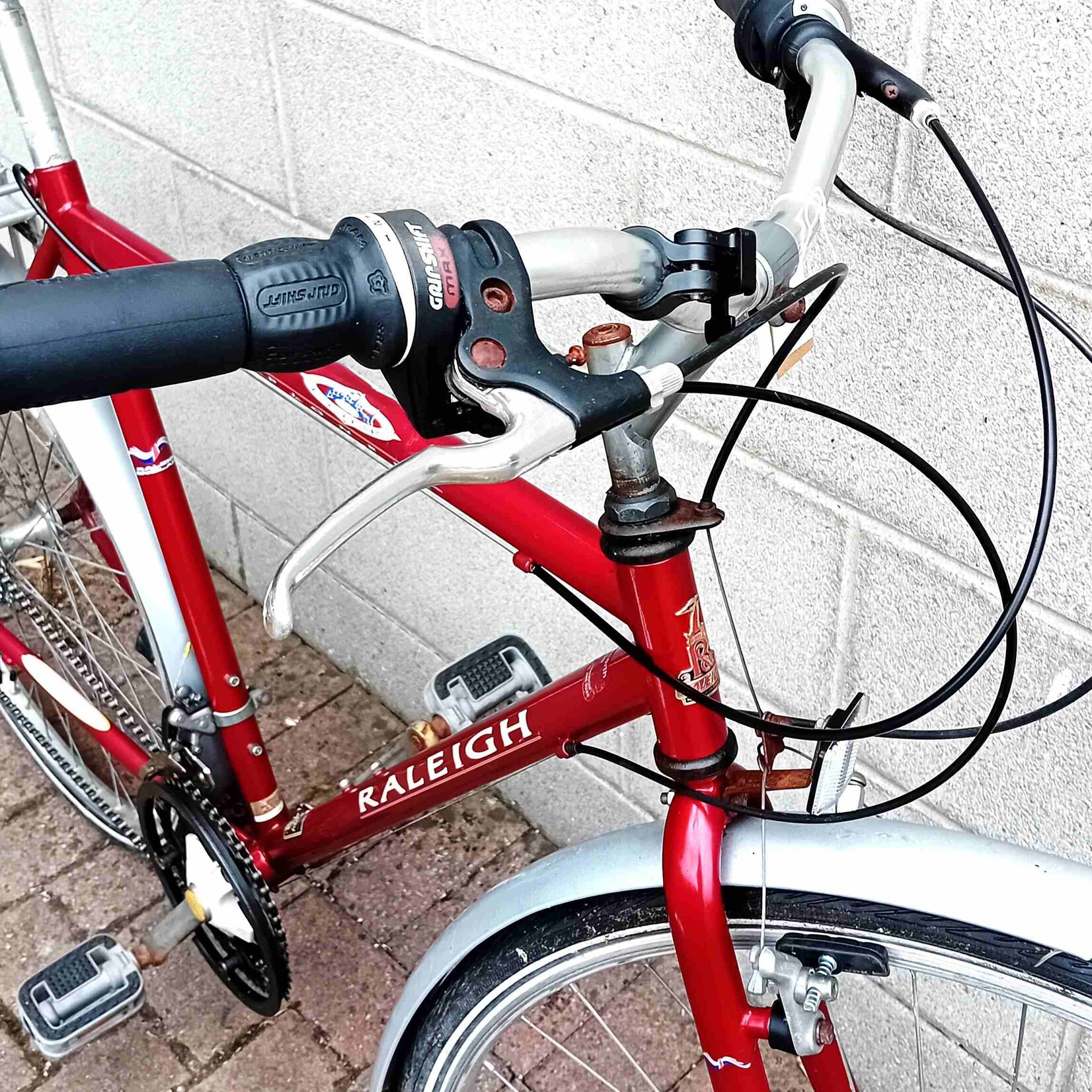 Raleigh Raleigh Pioneer Men's Hybrid Bike