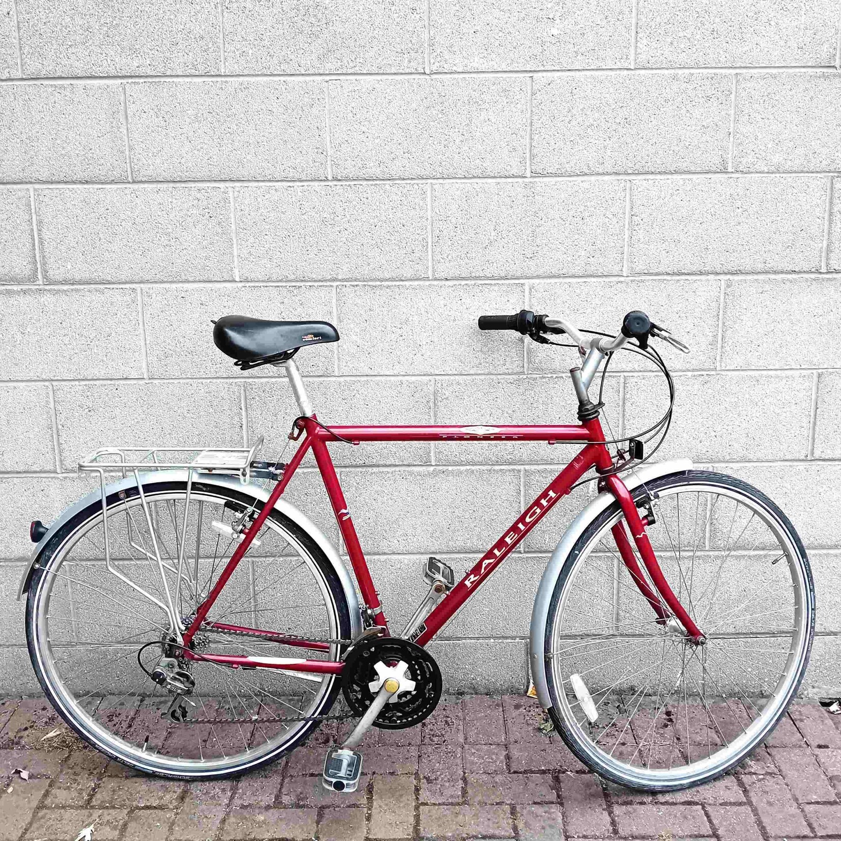 Raleigh Raleigh Pioneer Men's Hybrid Bike