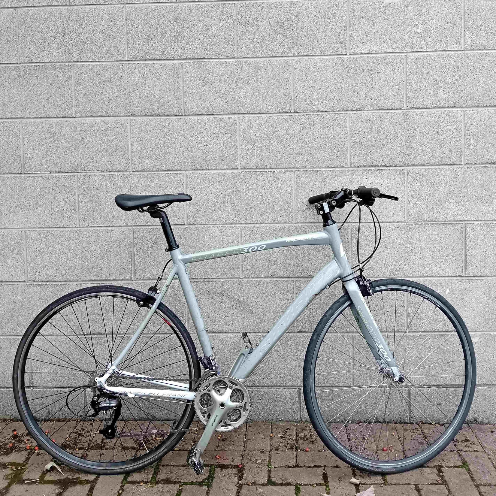 Lapierre Lapierre Shaper 300 Men's Hybrid Bike