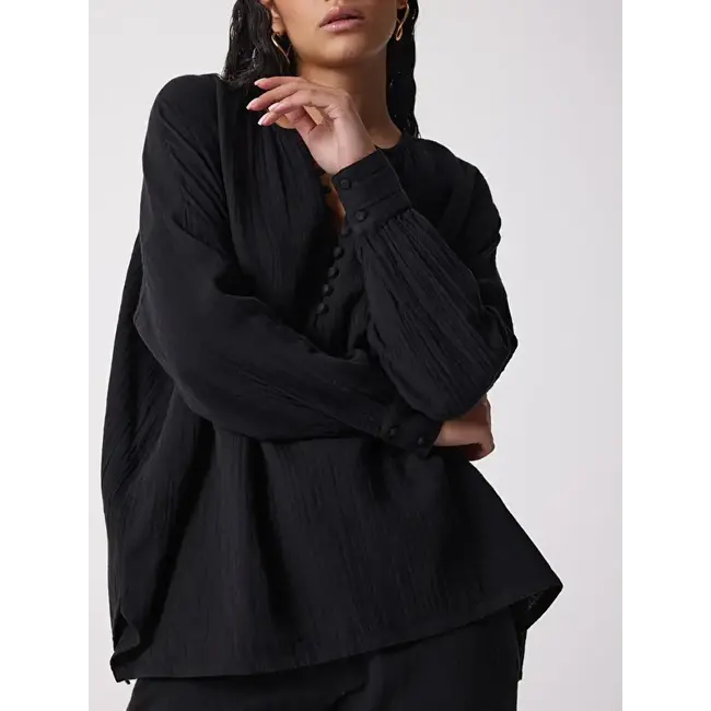 Not Shy ORIANNE NOIR