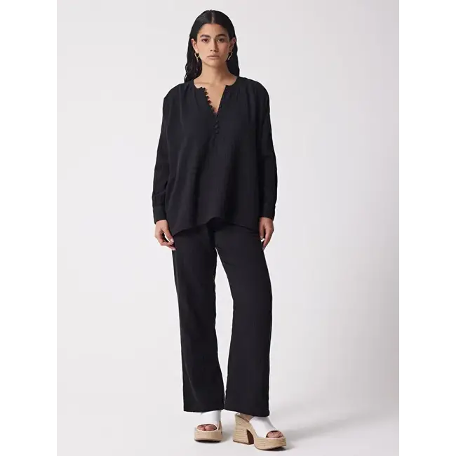 Not Shy ORIANNE NOIR