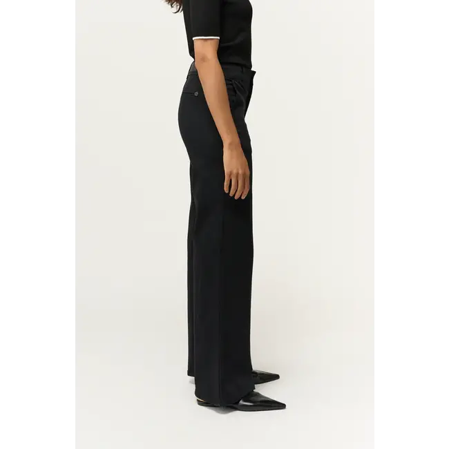 Pieszak PD-ASTA SWAN JEANS BLACK FOREVER