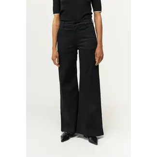 Pieszak PD-ASTA SWAN JEANS BLACK FOREVER