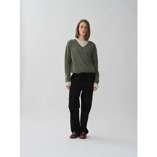 PEOPLE'S REPUBLIC OF CASHMERE WOMEN'S OVERSIZED V-NECK HEATHER KHAKI