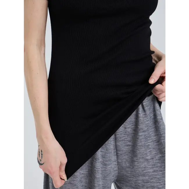 Seamless Basic CLASSIC SHORT SLEEVE BLACK