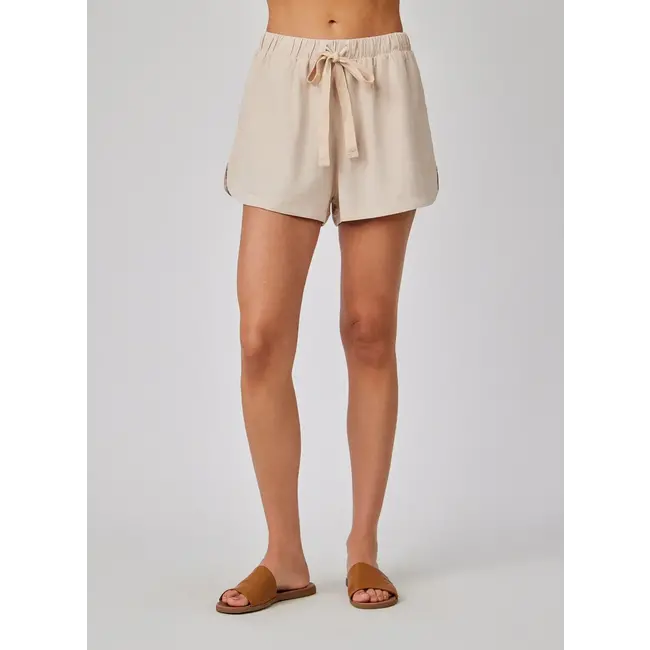 Bella Dahl FLOWY DOLPHIN SHORT LNSND