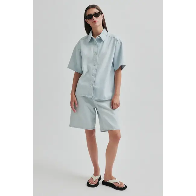 Second Female FIRA BERMUDA SHORTS LIGHT DENIM BLUE