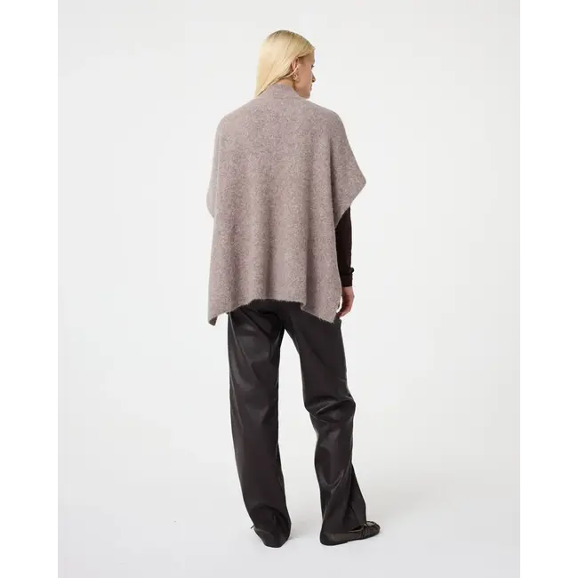 KNIT-TED PLEUNIE PONCHO MOCCA