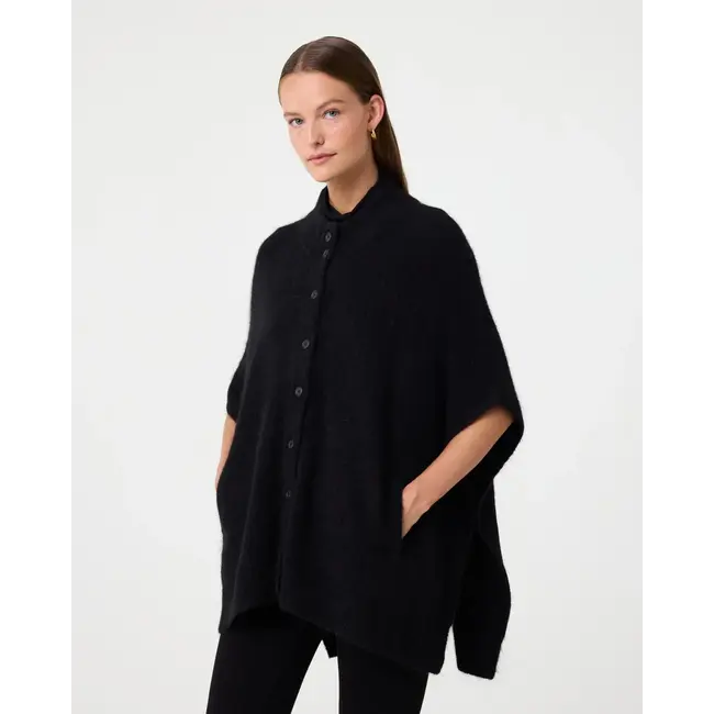 KNIT-TED PLEUNIE PONCHO BLACK