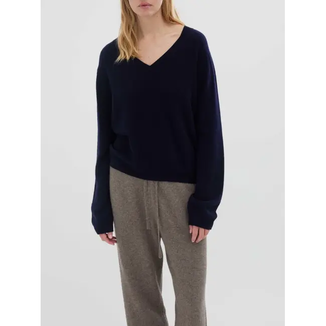 PEOPLE'S REPUBLIC OF CASHMERE WOMEN'S OVERSIZED V. NAVY BLUE