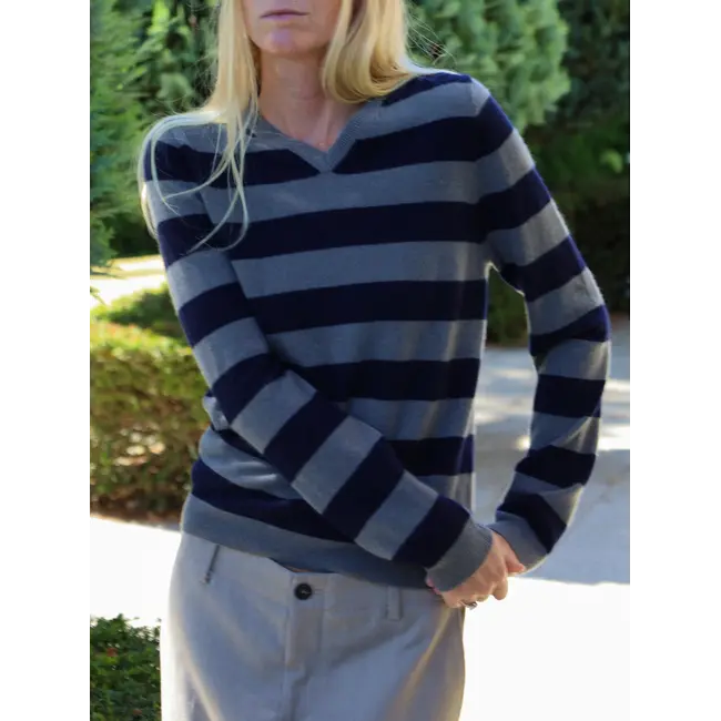 PEOPLE'S REPUBLIC OF CASHMERE WOMEN'S FITTED 90'S V-NECK NAVY BLUE/SOLID GREY