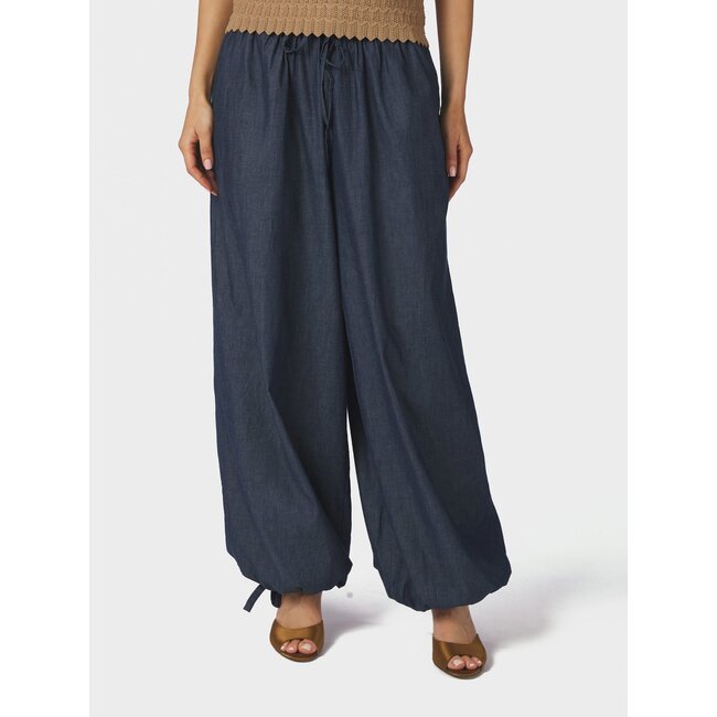 Neo Noir ROXANE BALLOON DENIM PANTS BLUE