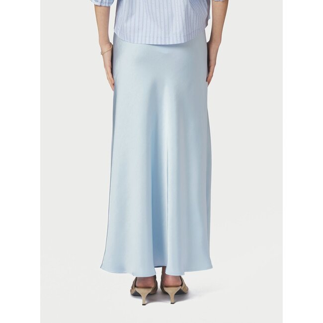 Neo Noir VICKY HEAVY SATEEN SKIRT LIGHT BLUE