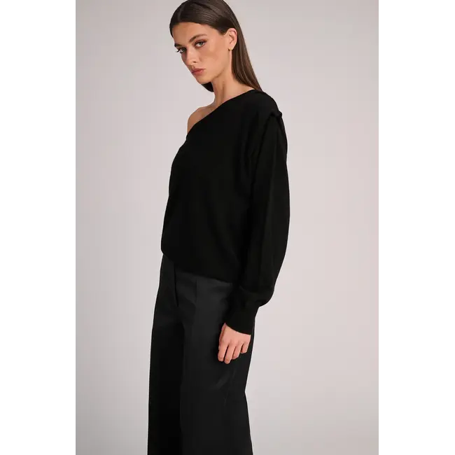 MARCH 23 MILAN PULL BLACK
