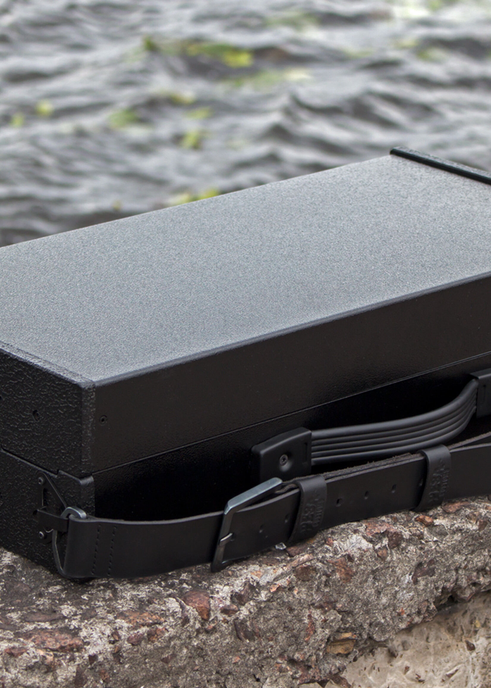 Erica Synths 2 x 104HP Aluminium travel case with integrated PSU (EU plug)