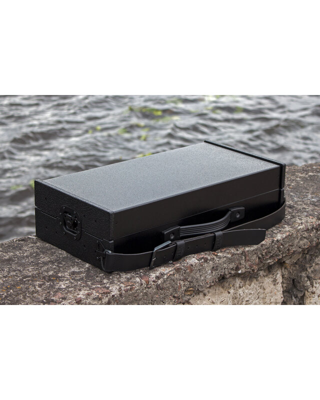 Erica Synths 2 x 104HP Aluminium travel case with integrated PSU (EU plug)