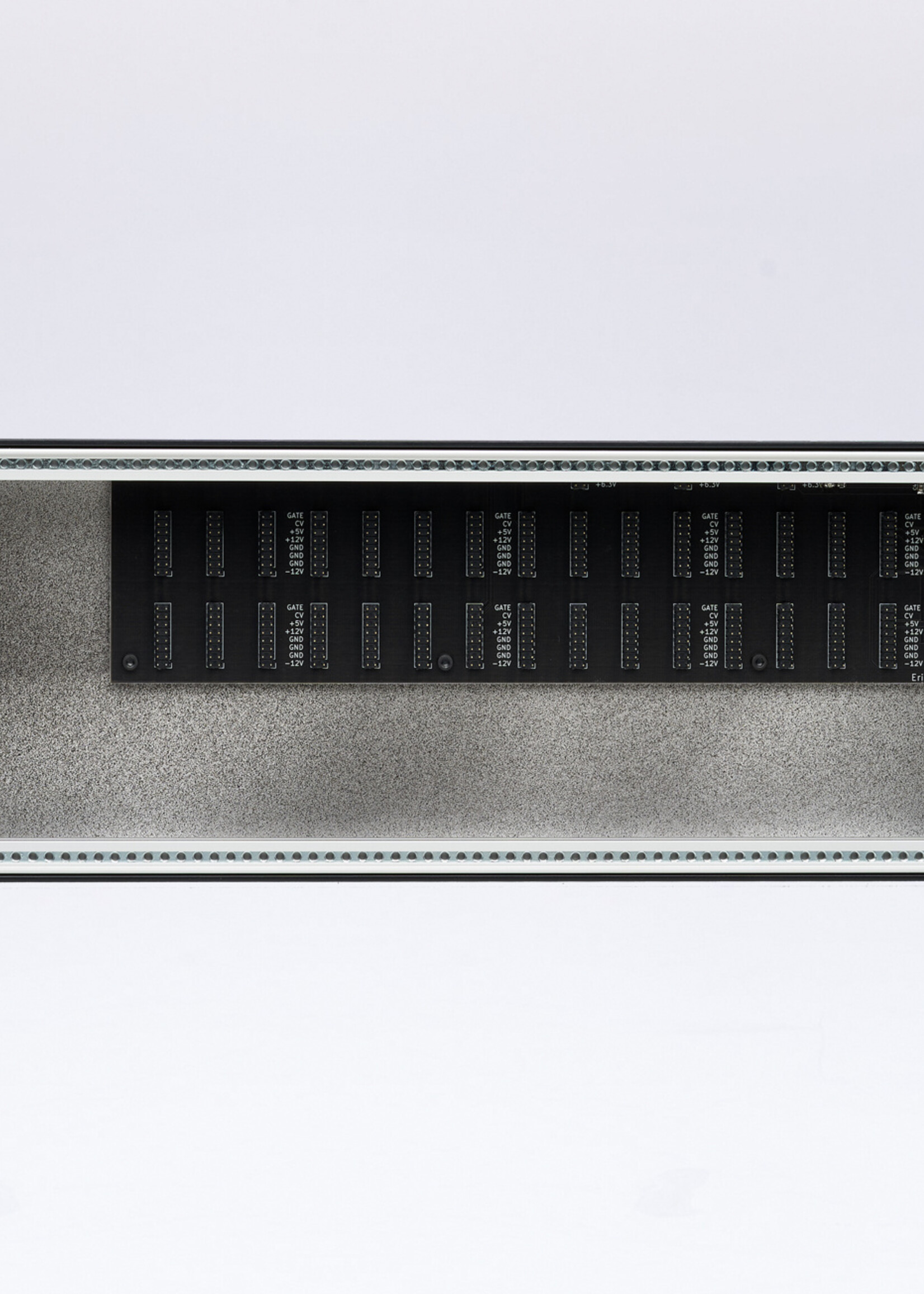 Erica Synths 1x104HP Aluminum Skiff Case with Lid (EU plug)