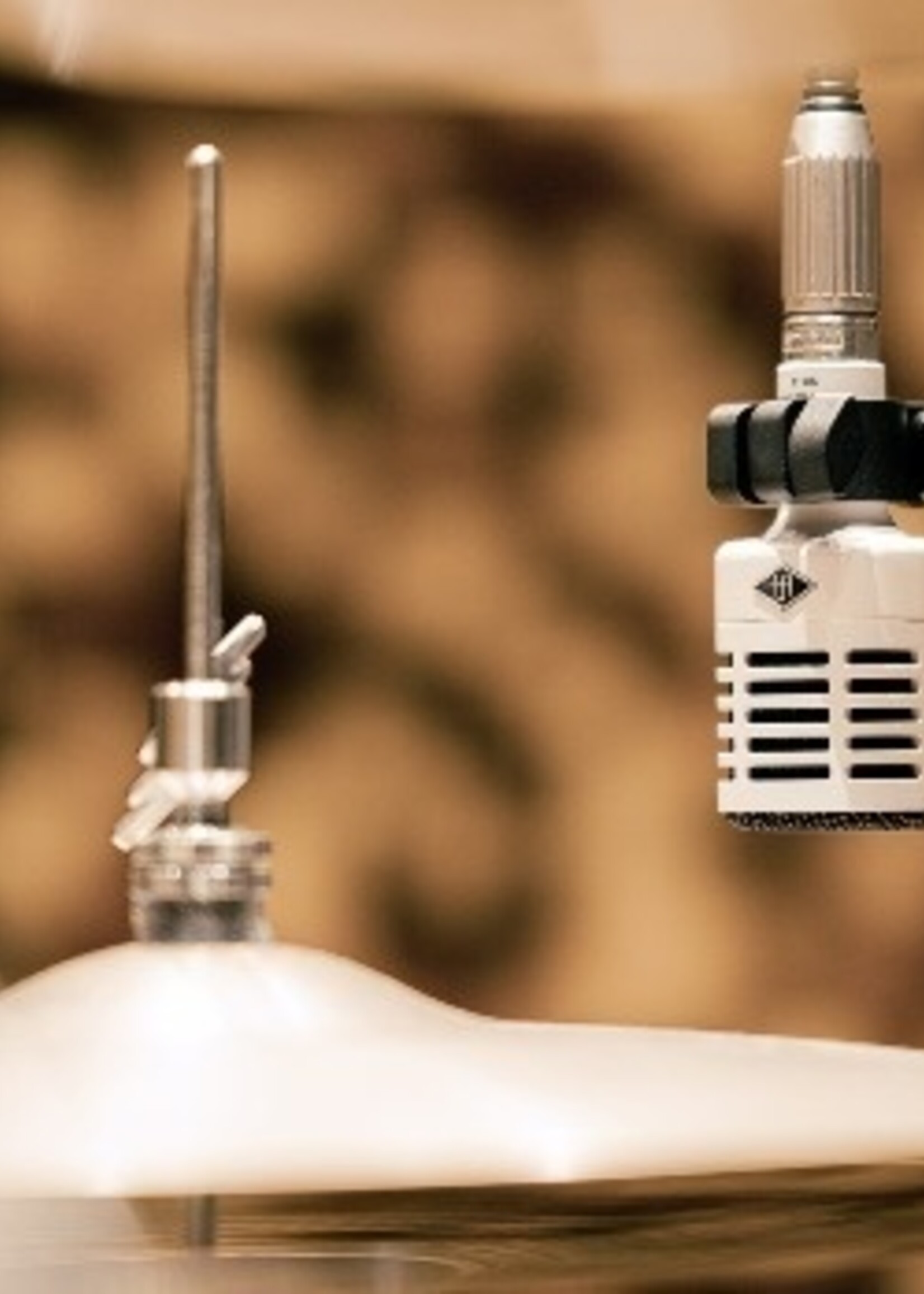 Universal Audio SD-3 Dynamic Microphone with Hemisphere Modeling