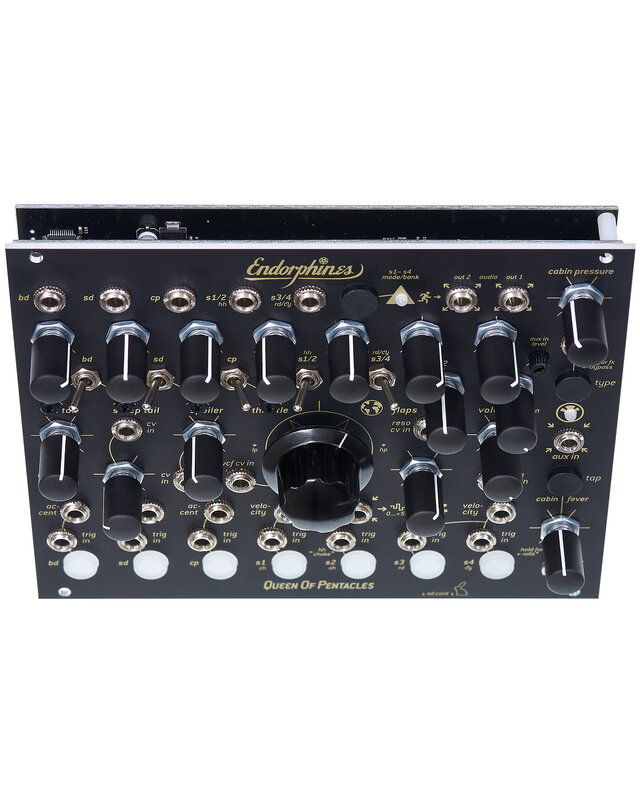 Endorphin.es Queen of Pentacles_BLCK