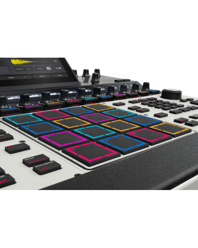 AKAI MPC XL (1 unit left for this price)