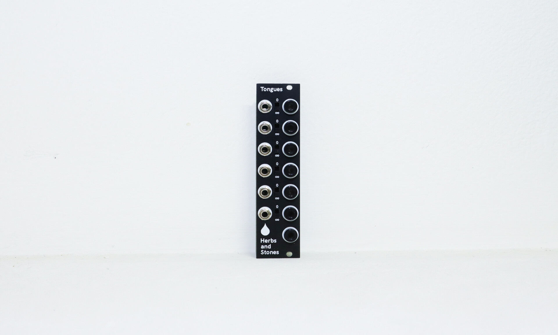 Herbs & Stones Tongues Eurorack Banana converter Module