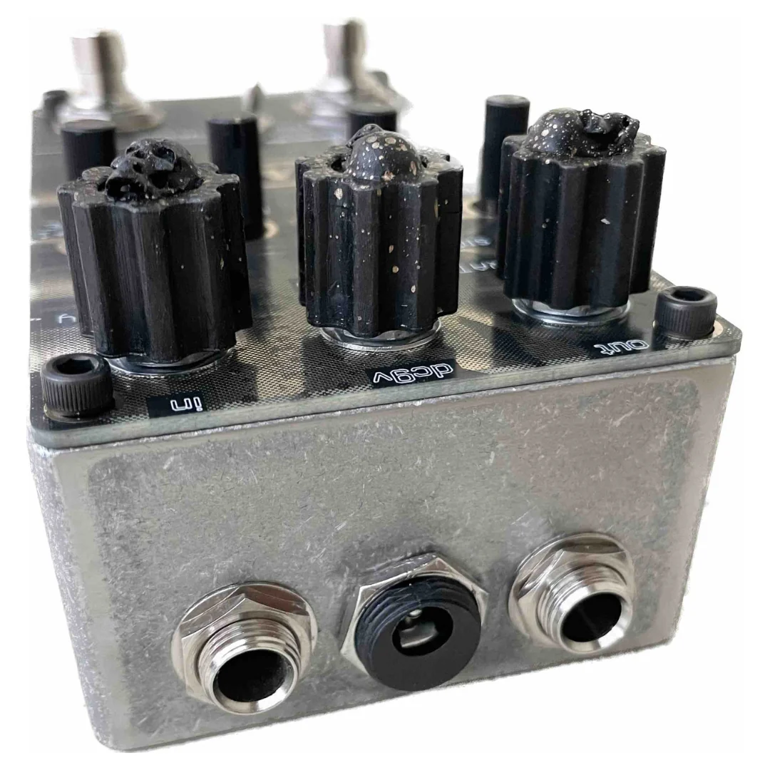 Maneco  Cuatro A DE Delay & Reverb Pedal